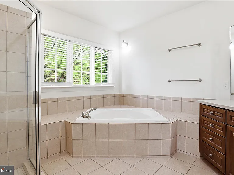 23059 Bronstein Ln — Photo 36