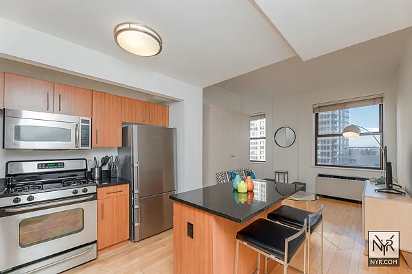 Sold by New York Residence | media 11