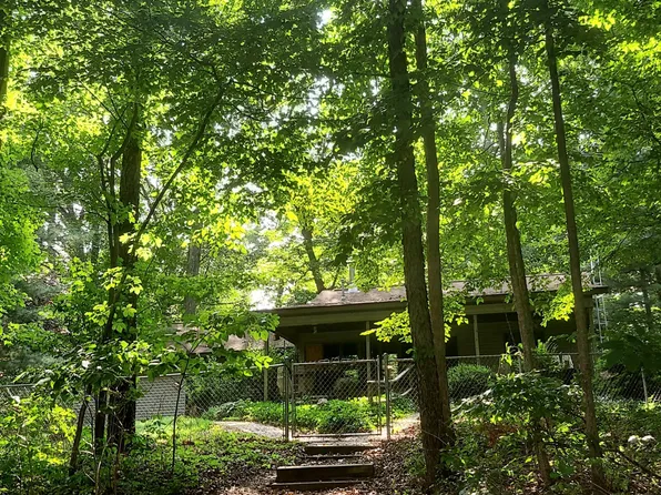405 Buck Rd, Coldwater, MI 49036