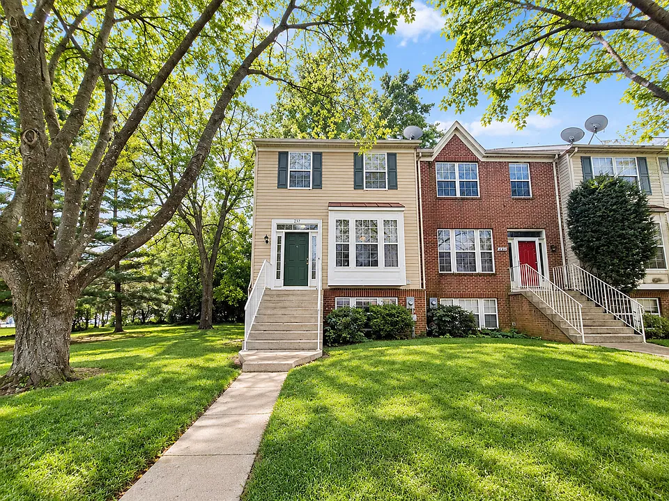 237 Heritage Ct
