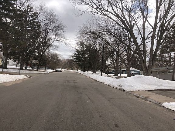 5th image of 6717 Idaho Ave N