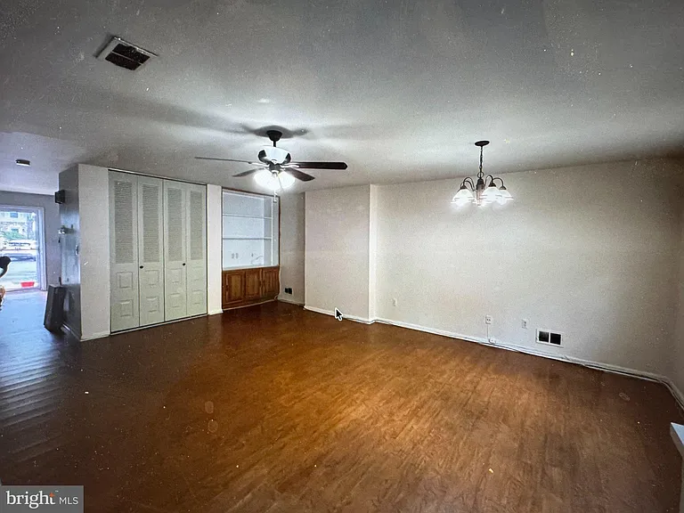 211 Gambocz Ct — Photo 6