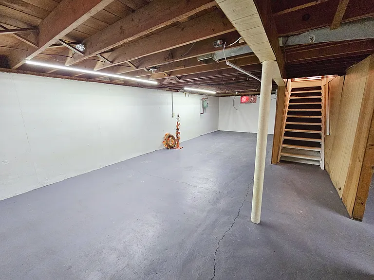 133 Concord Ave — Photo 14