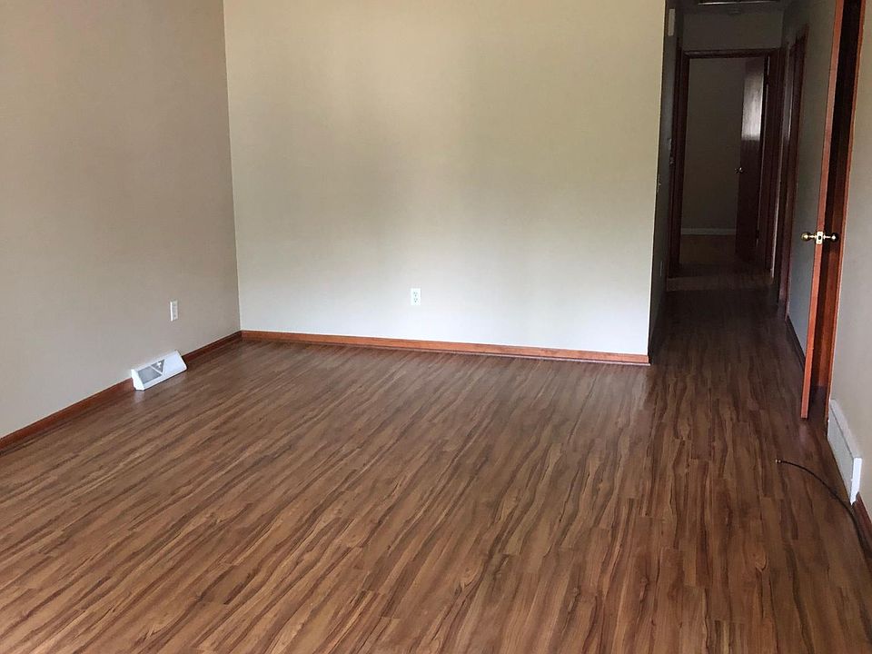 2nd image of 2554 Jutland St