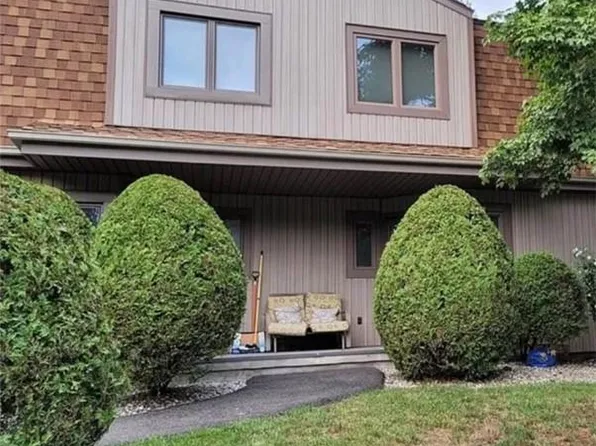 22 Meadowlark Circle, Peekskill, NY 10566