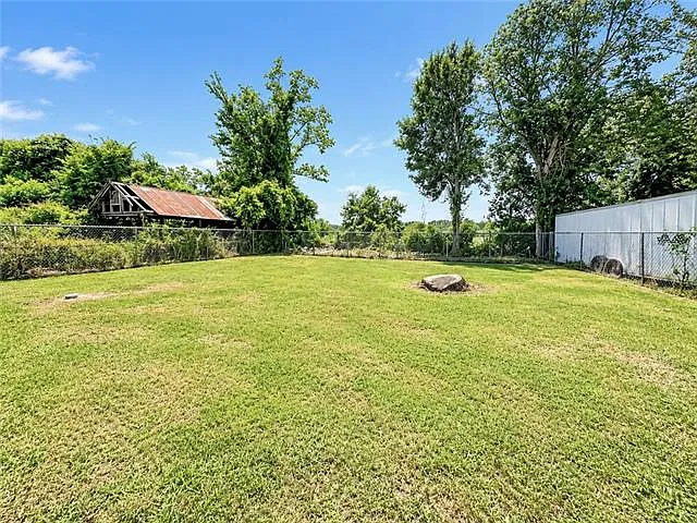3 bed, 2.0 bath, 1200 sqft, $1,700 — Photo 4