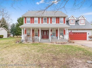 3930 Camperdown Dr, Lansing, MI 48911