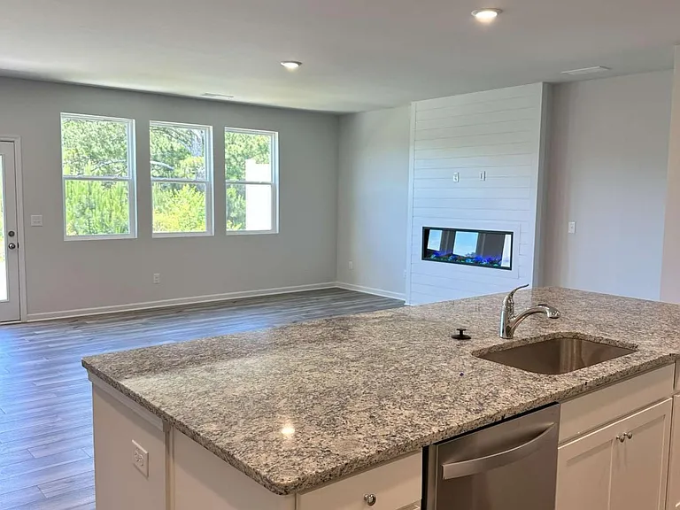 731 Point Place Dr — Photo 6