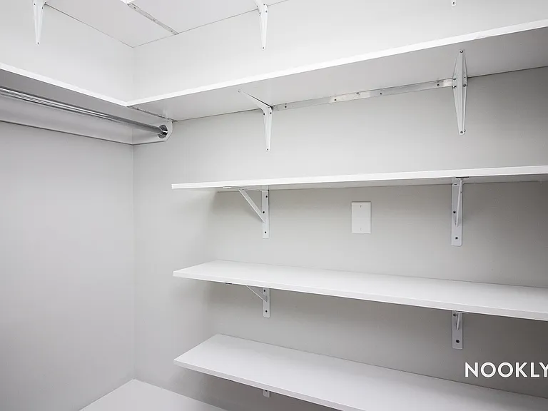 1553 De Kalb Ave #1R — Photo 8