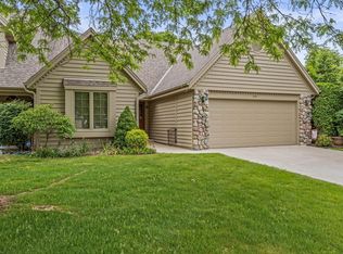 18910 Stonehedge Dr #D, Brookfield, WI 53045