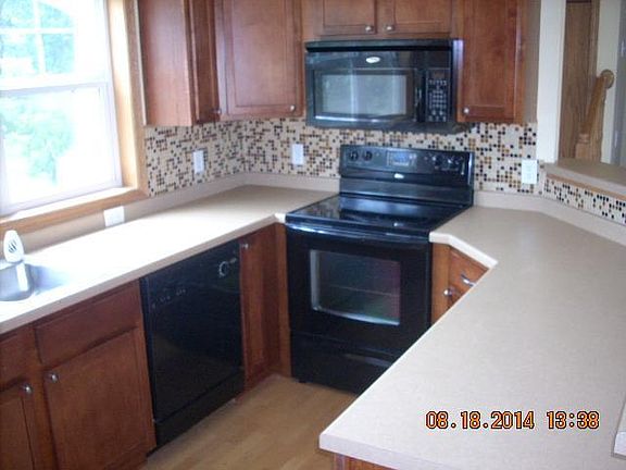 3rd image of 1351 Magnolia Ave