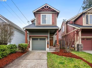 927 NE Roselawn St, Portland, OR 97211