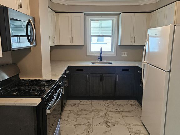 3rd image of 700 W Summer Rd #2
