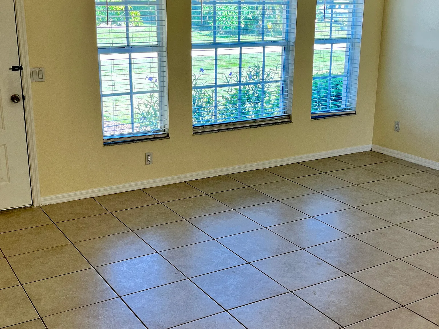 3 bed, 1205 sqft, $1,600 — Photo 4