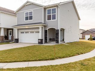 1129 Albert Ct W, West Fargo, ND