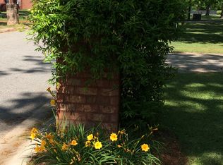 207 Brookewater Ln, Perry, GA 31069