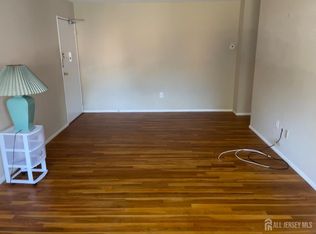 8 Windsor Ter APT F, Freehold, NJ 07728