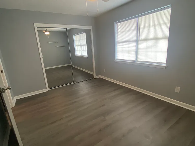 338 Woodham Ct — Photo 10