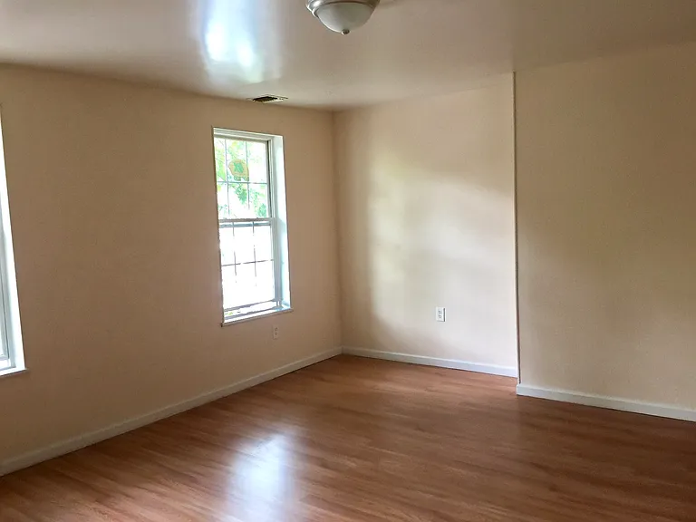 86 Cedar St #1 — Photo 5