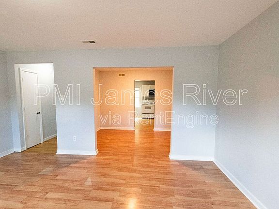 3rd image of 3403 Chalfont Dr