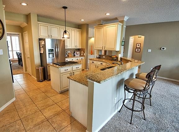 4th image of 934 Kingwood Cir
