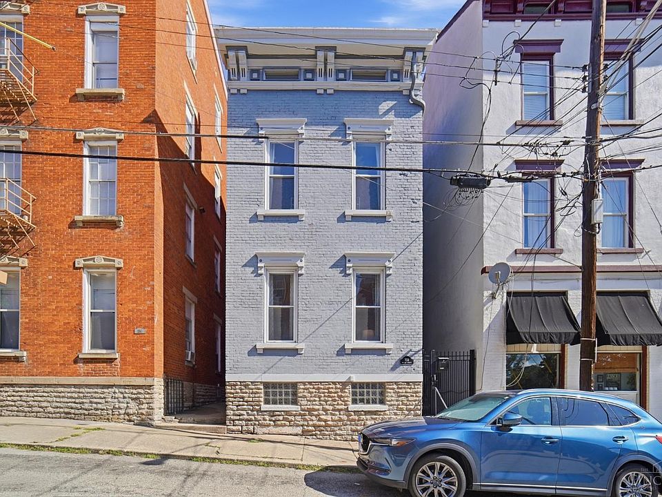 1st image of 558 Milton St