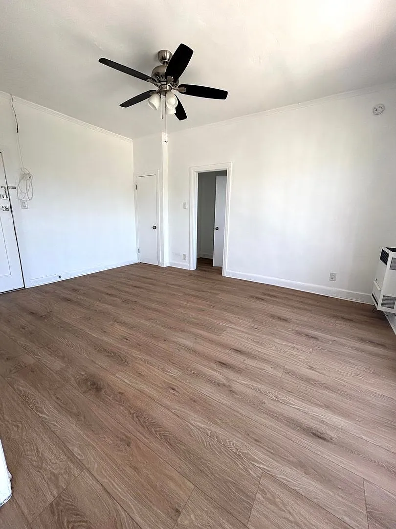 106 N. Dillon Street — Photo 3