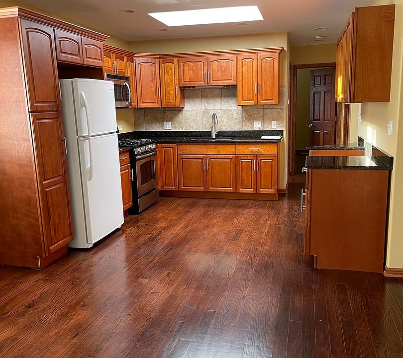 2nd image of 7927 Lotus Ave