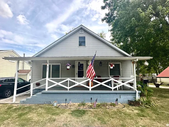 213 S 6th St, Auburn, IL 62615