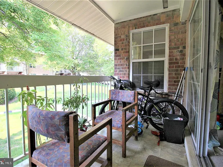 1914 Wilson Ln #204 — Photo 2