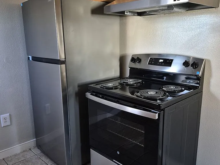 425 W Tennessee St — Photo 19