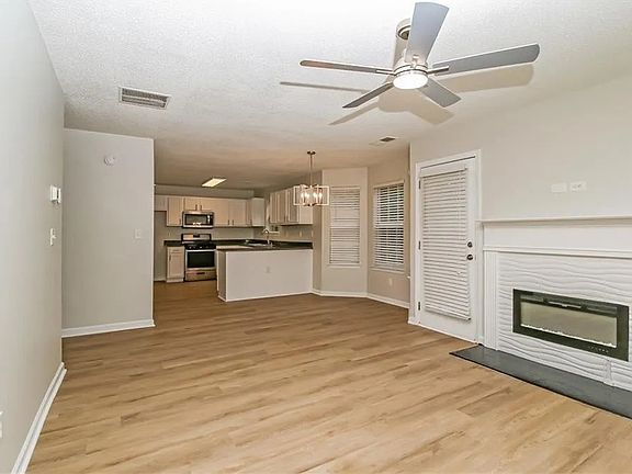 5th image of 6472 Lester Ln