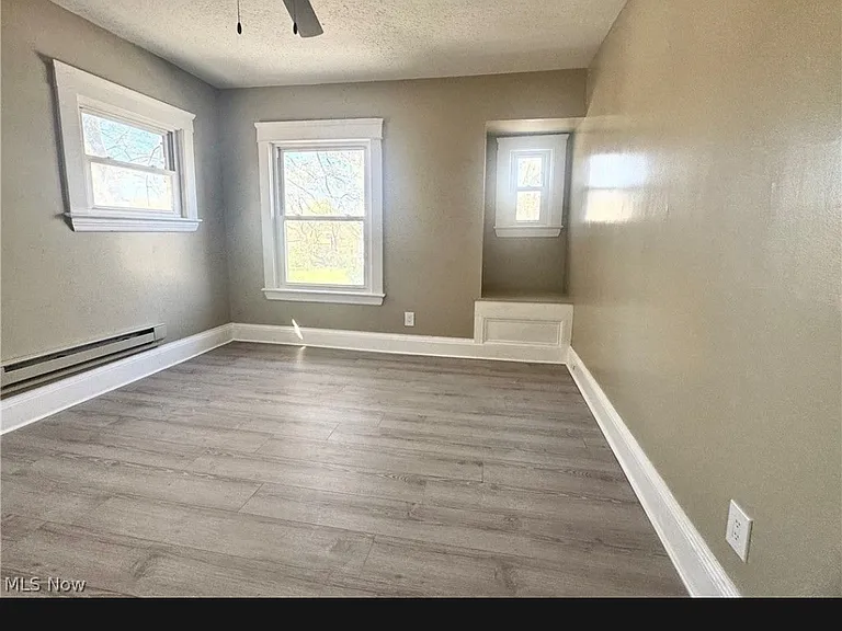 9606 Parmelee Ave — Photo 22