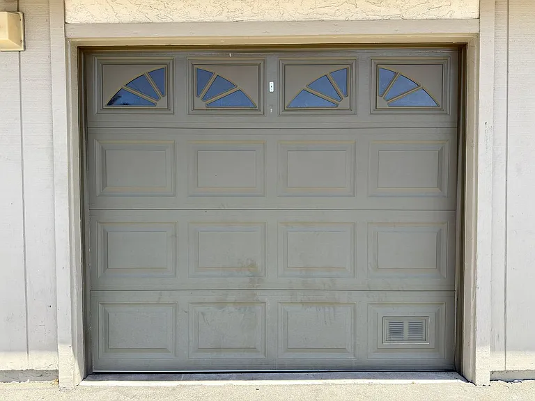 115-127Connecticut — Photo 13