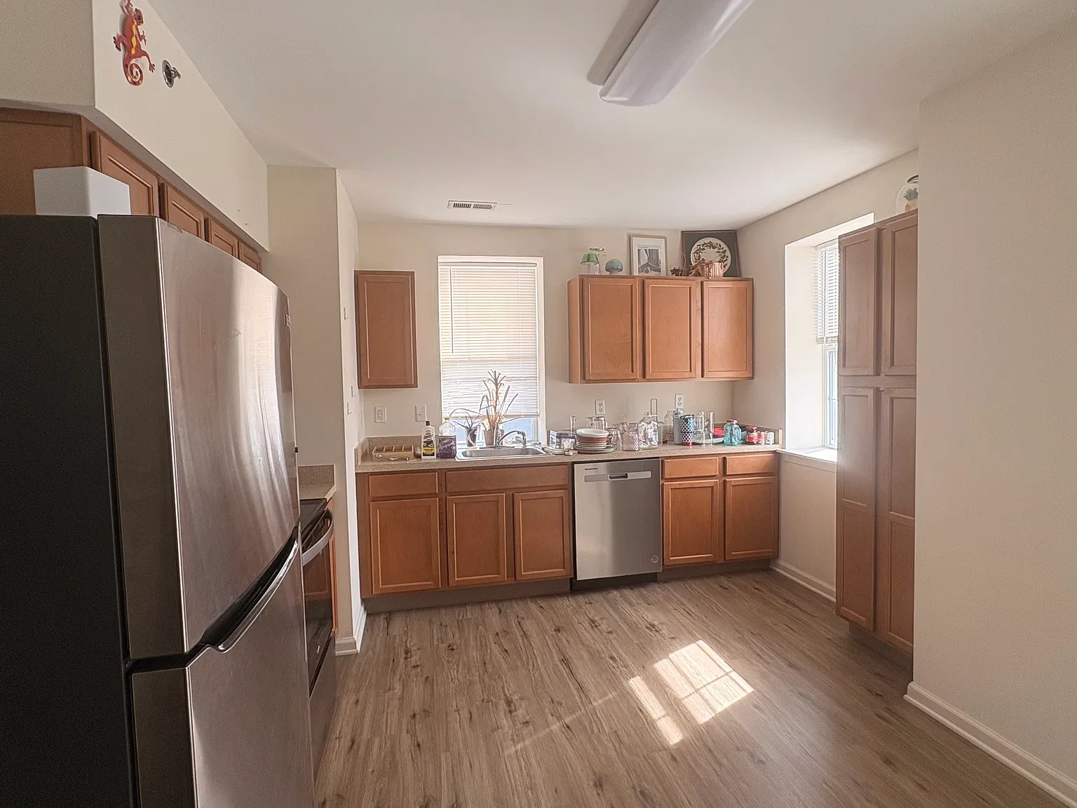 2 bed, 1000 sqft, $1,399 — Photo 3