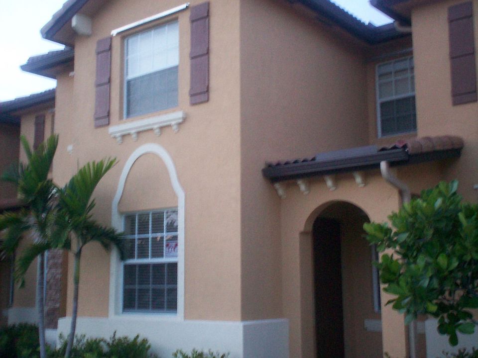 1st image of 3365 NE 14th Dr Unit 106