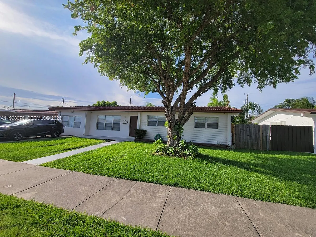 Building Photo - 8245 SW 43rd St