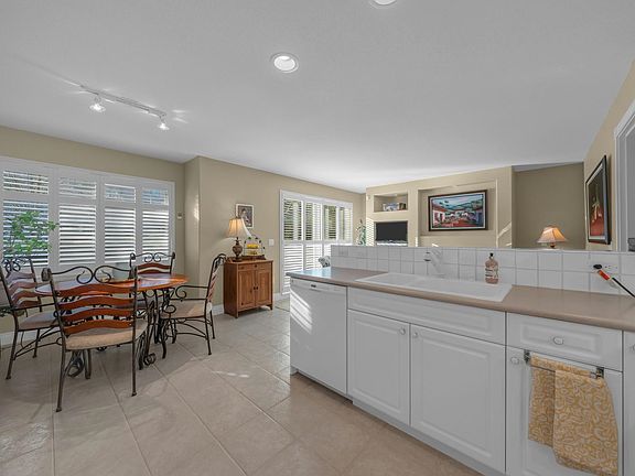 5th image of 3405 Plateau Blvd #23