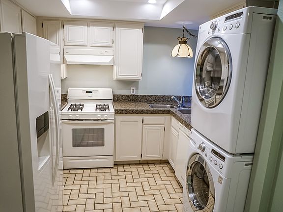 Comes with appliances