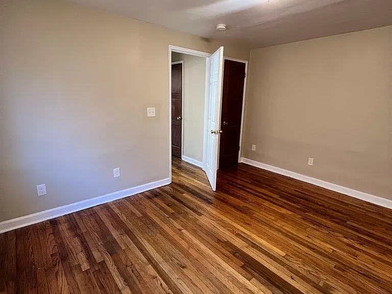 7159 Eastlawn Dr — Photo 10