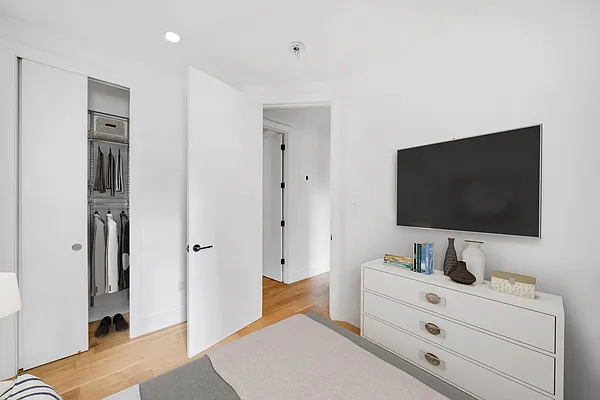 Rented by Vector New York, LLC | media 4