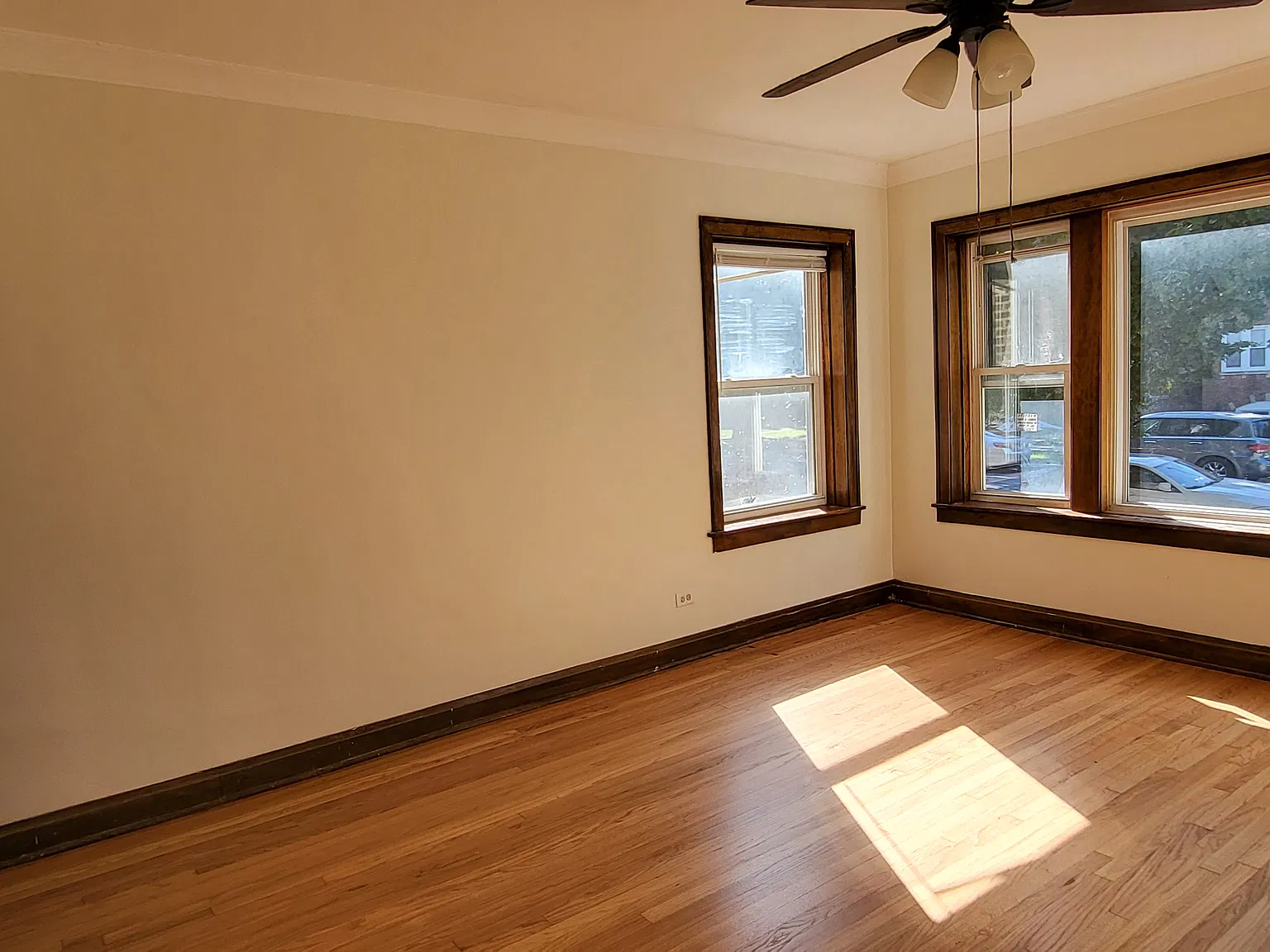 3 bed, 1200 sqft, $2,200 — Photo 3