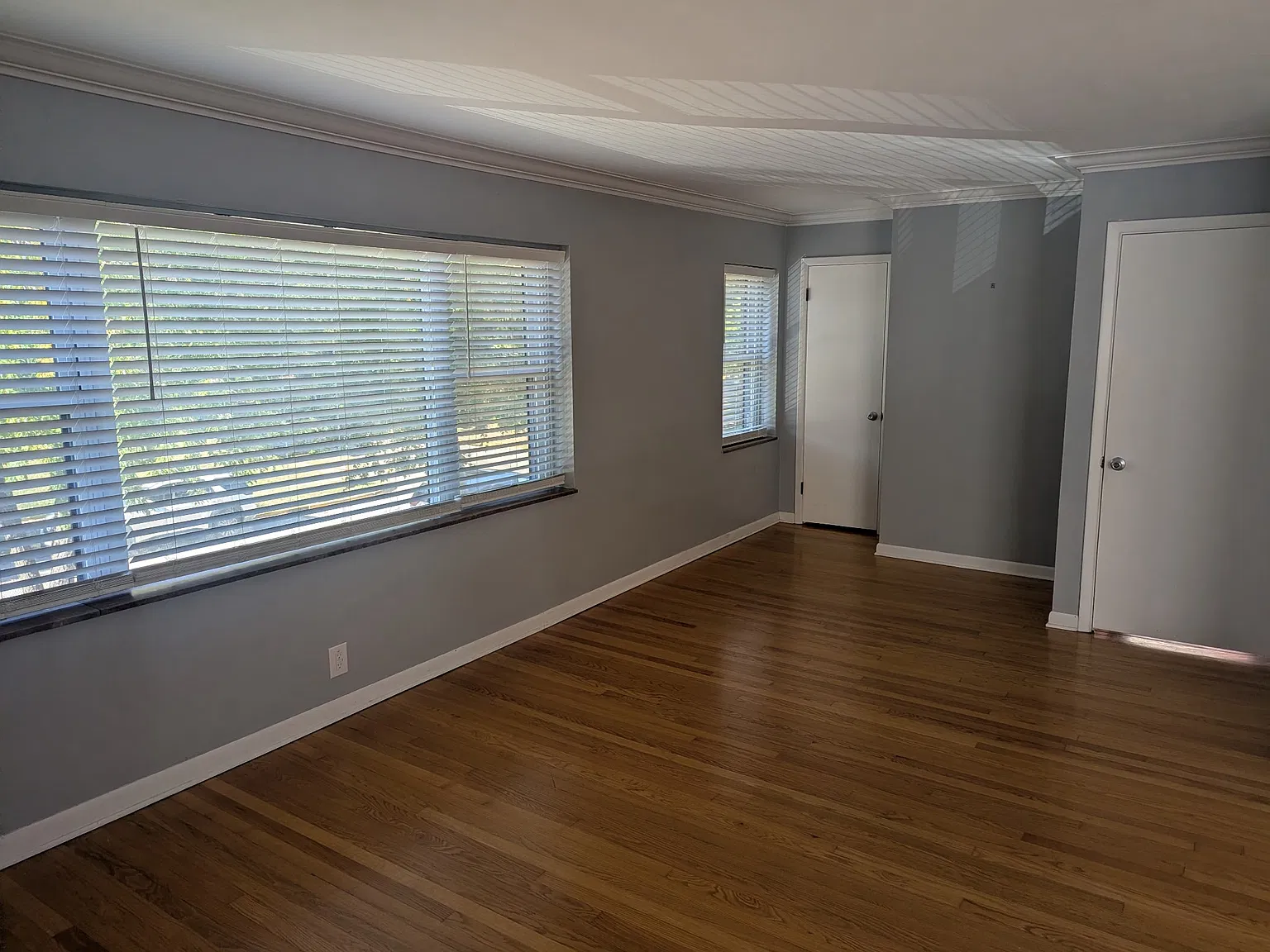 1256 1/2 Moorlands Dr — Photo 3
