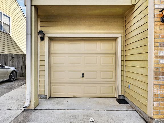 5th image of 2202 Naomi St Unit 3