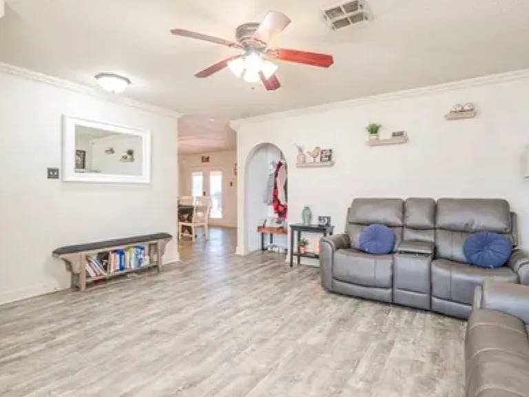 2717 Beechwood St — Photo 4