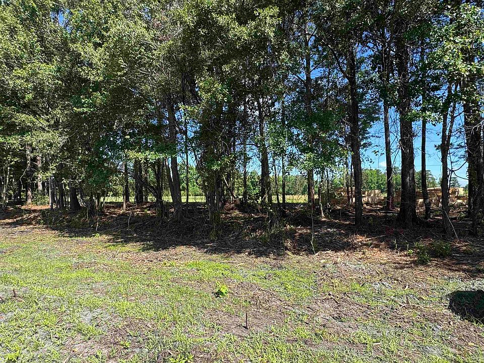2nd image of 1876 Horry Rd.