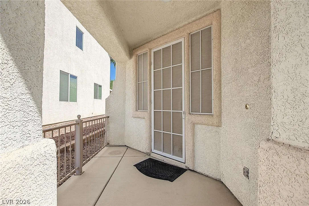 3 bed, 2.0 bath, 1775 sqft, $2,000 — Photo 2