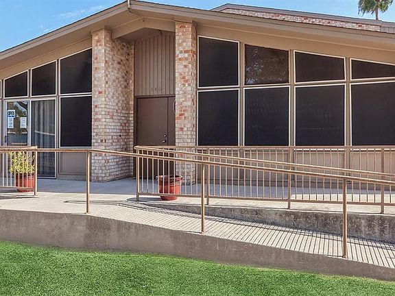 4th image of 2401 La Vista Ave