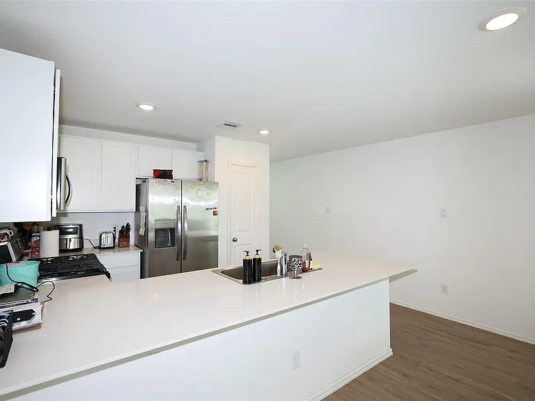 7430 Clover Chase Dr — Photo 6