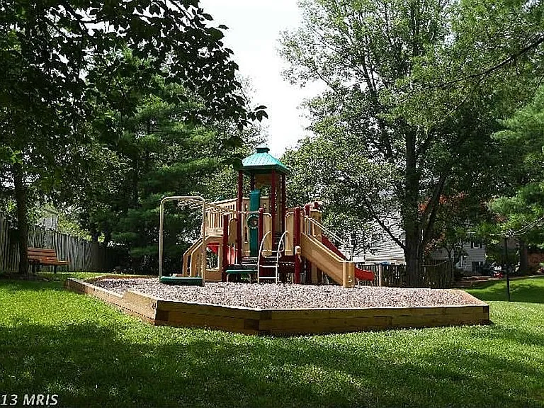 985 Paulsboro Dr — Photo 22